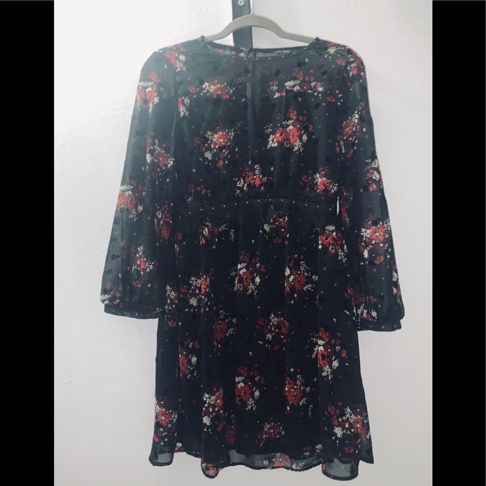 Short long sleeves dress